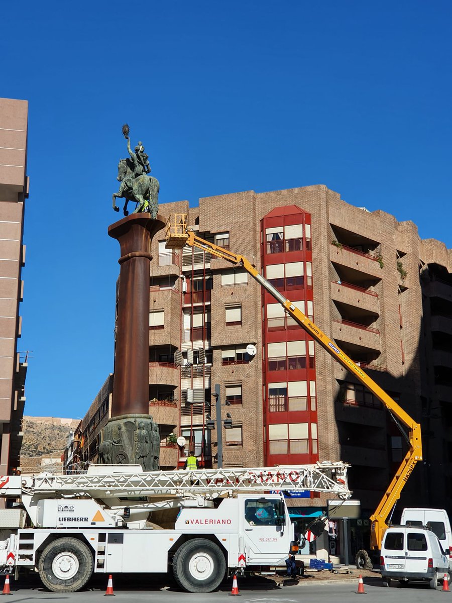 AytoLorca's tweet image. 💡El encendido de la iluminación extraordinaria de Navidad se realizará este sábado,🗓️4 de diciembre, con la instalación de un🎄árbol de 2⃣0⃣ metros de altura en la fuente⛲️del Óvalo

🔗lorca.es/noticias/notic…