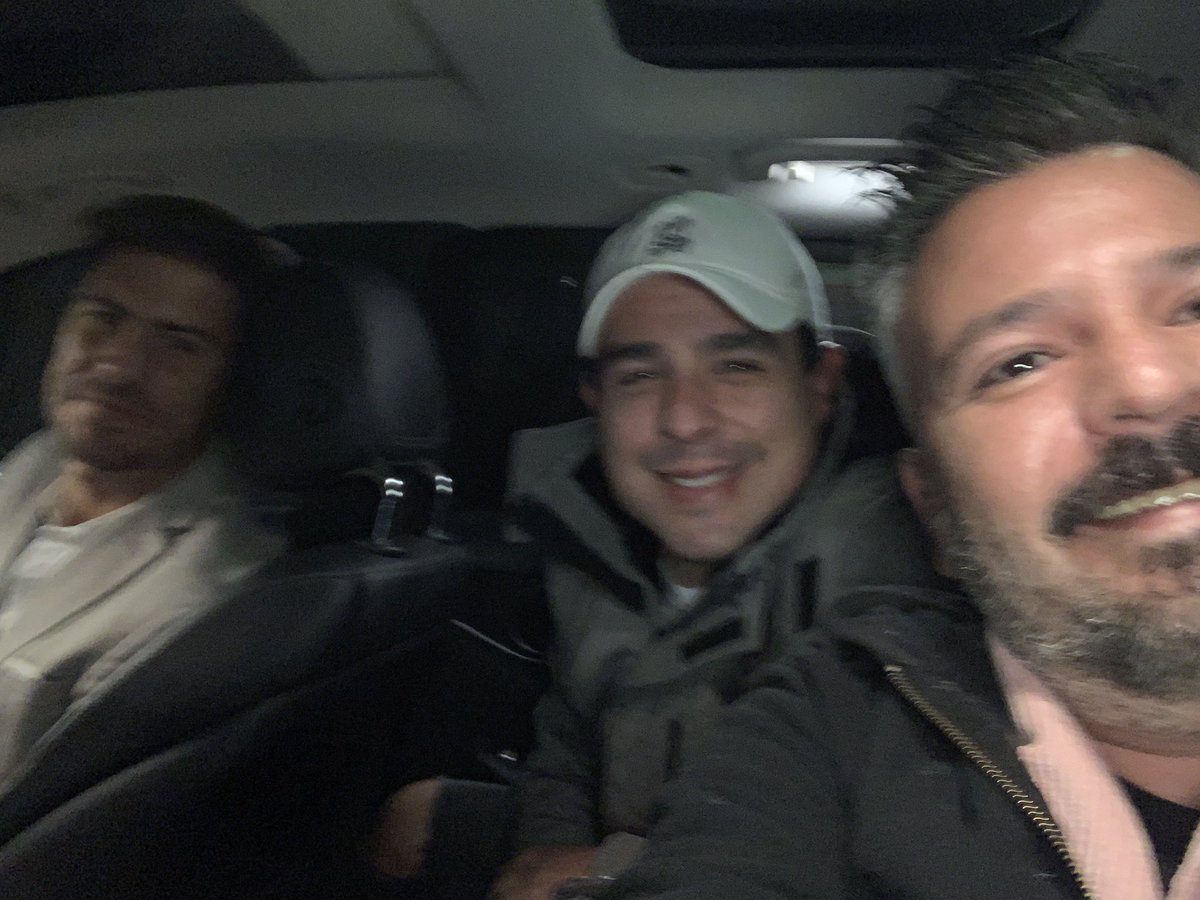 rodrigosieres's tweet photo. Ya camino a Puebla!!!! Amonos!!! @GrupoMercurio @alex_sirvent @ChokFm https://t.co/YBpy7SLM6o