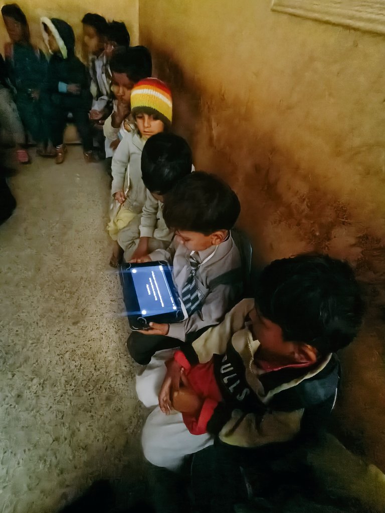 sobiana33628301's tweet photo. GBPS Chamber Naka T.A.Yar
Class:ECCE
Subject:G.K
Students learning how to keep water save with the help of tablet.
@pkBritish
#PAKISA2021
#SeldApp @FouziaDr
#Championsofchange
@MinisterEduGoS @sardarshah1 @AkbarLaghari5
@AvinashAdvani76
@SABAQPakistan
@MalalaFund
@SELD_Sindh https://t.co/ZIZOh9dle6