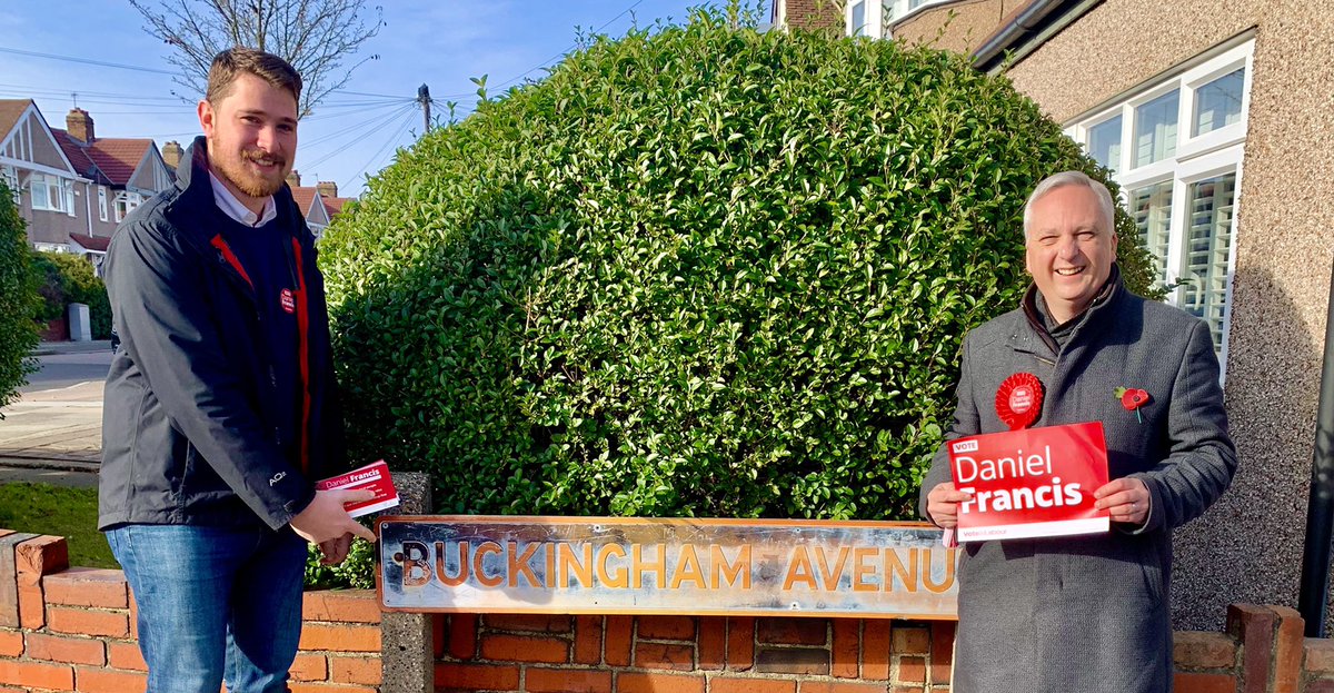 markdeanbrown's tweet photo. Join the @BuckinghamCLP phone bank session tonight. It could be your last chance to send a message to Westminster and get our fantastic candidate @danfrancis02 elected in #Bexley. #StrongerFutureTogether @Sidcup_Labour @UKLabour @SELabour @LondonLabour https://t.co/SPS6B4bD2t https://t.co/uK6Flolhcs
