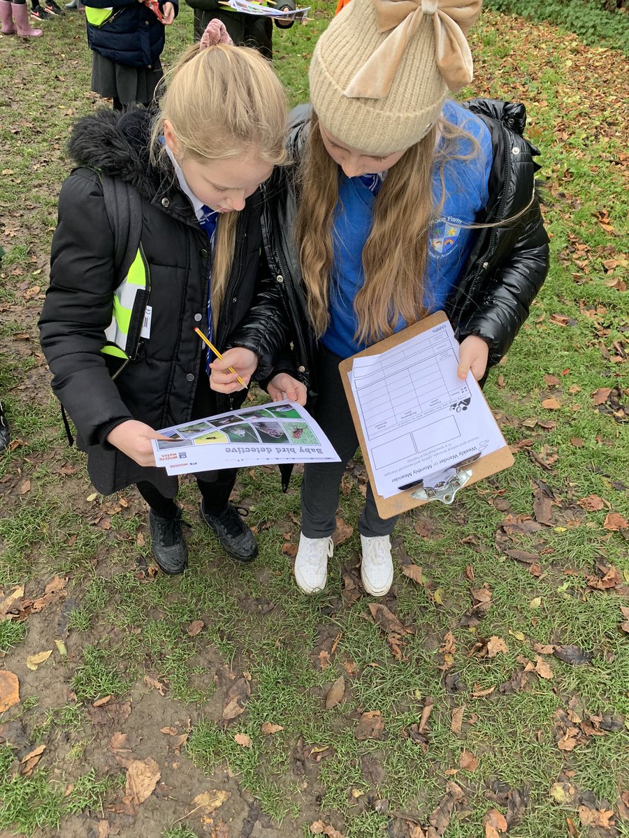 PlaceFarmAcad's tweet photo. Year Six had a wonderful time this morning at East Town Park #enrichment #science #exploringhabitats #exploringourlocalenvironment #rivers https://t.co/zz9YNoRO6t
