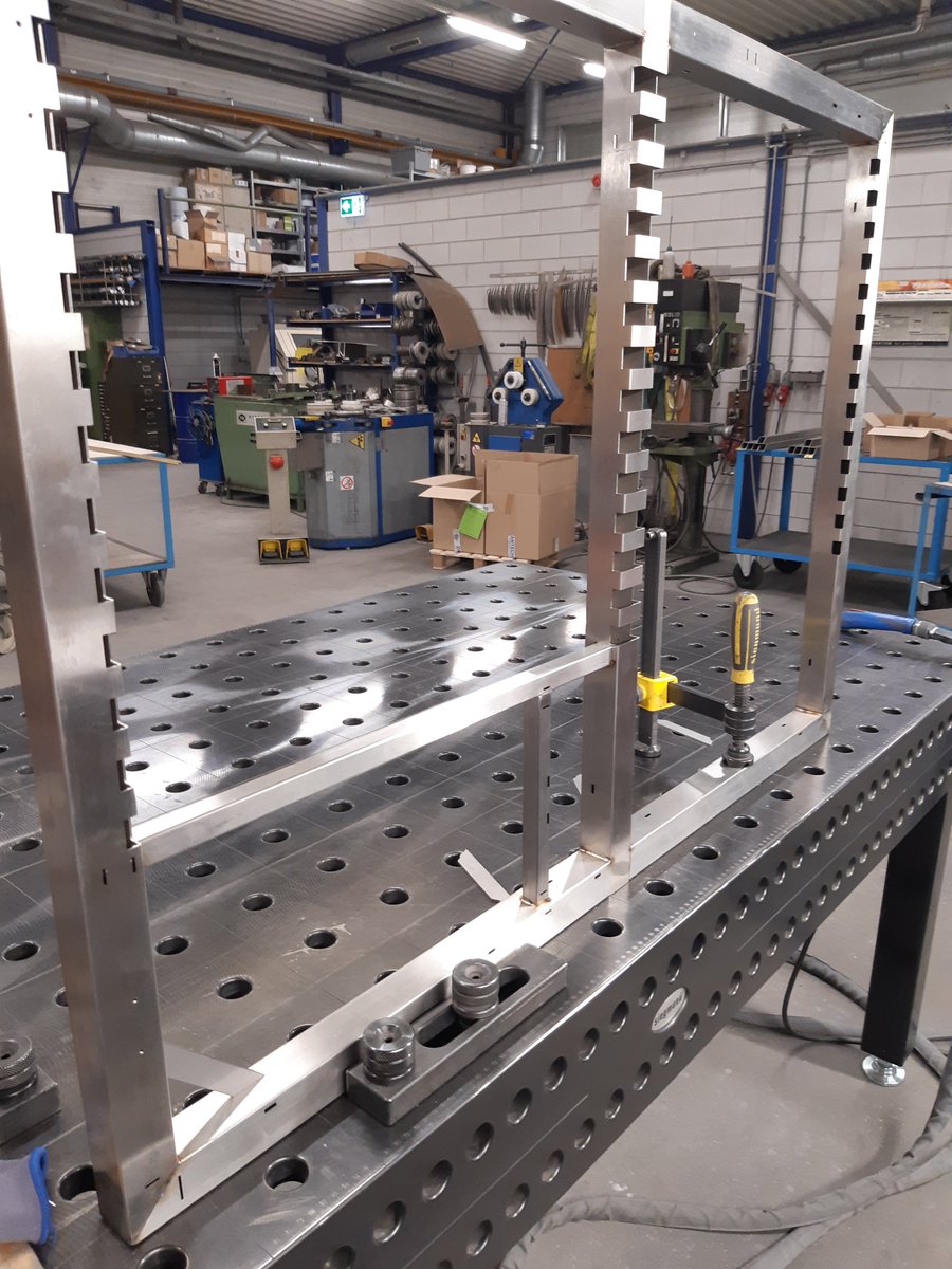 VeratioBV's tweet photo. Zoekt u een betrouwbare leverancier voor RVS frames?
Afdeling productie: https://t.co/BqVukB7TRg

#RVS #roestvaststaal #roestvrijstaal #aluminium
#Veratio #Gouda #specialist 
#lasersnijden #lassen #slijpen
#voedingsmiddelenindustrie #bouw #utiliteitsbouw #interieurbouw https://t.co/0mdPZLs8Bg