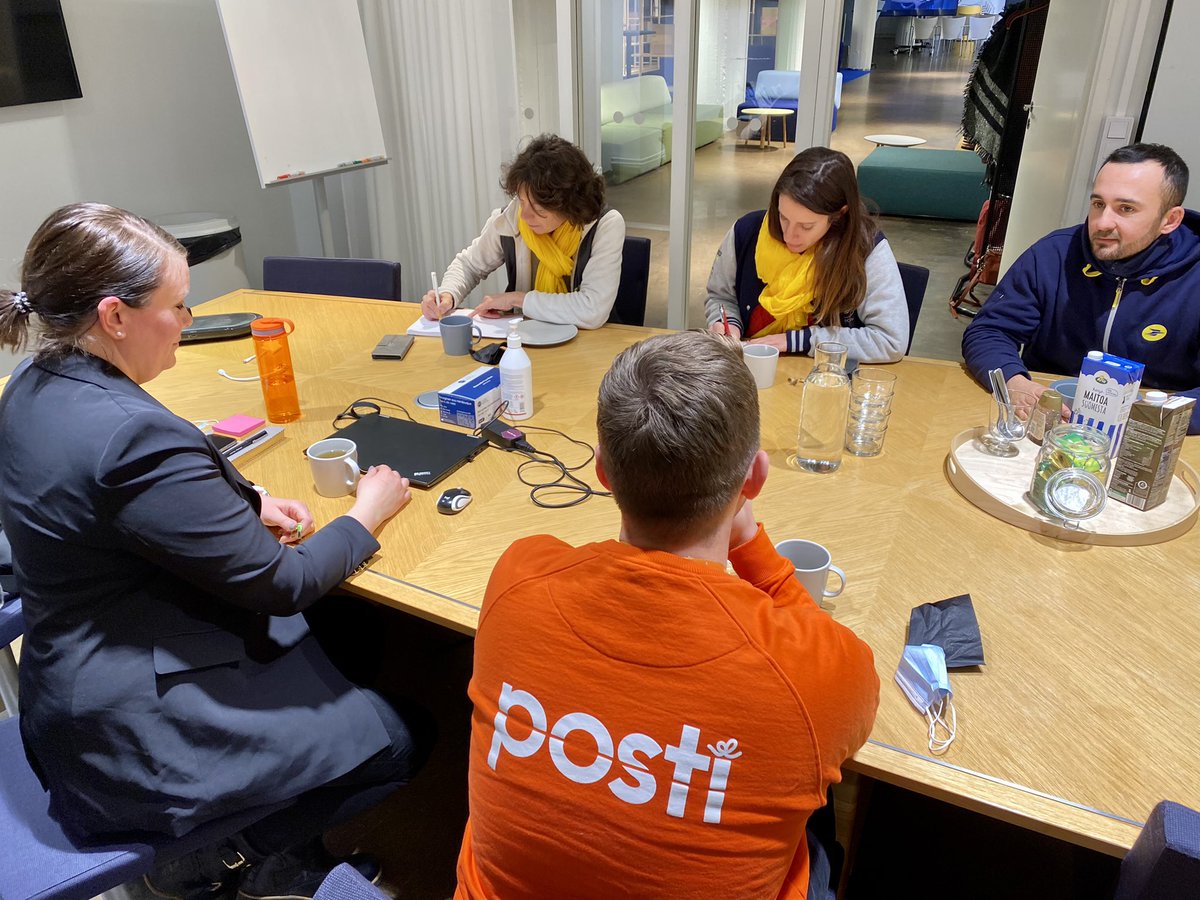 GroupeLaPoste's tweet photo. #SLUSH21 | Grande journée pour nos postiers aujourd’hui !
Patricia, Sébastien et Aurélie sont accueillis par Petra et Benjamin de @Postigroup pour échanger sur les innovations et transformations de nos services postaux #proximité 🇫🇮🇫🇷🇪🇺 https://t.co/LgeR4K03Py