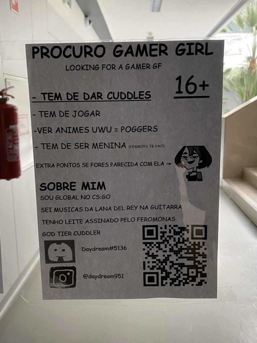 O que encontro na minha escola 
O gajo é um génio