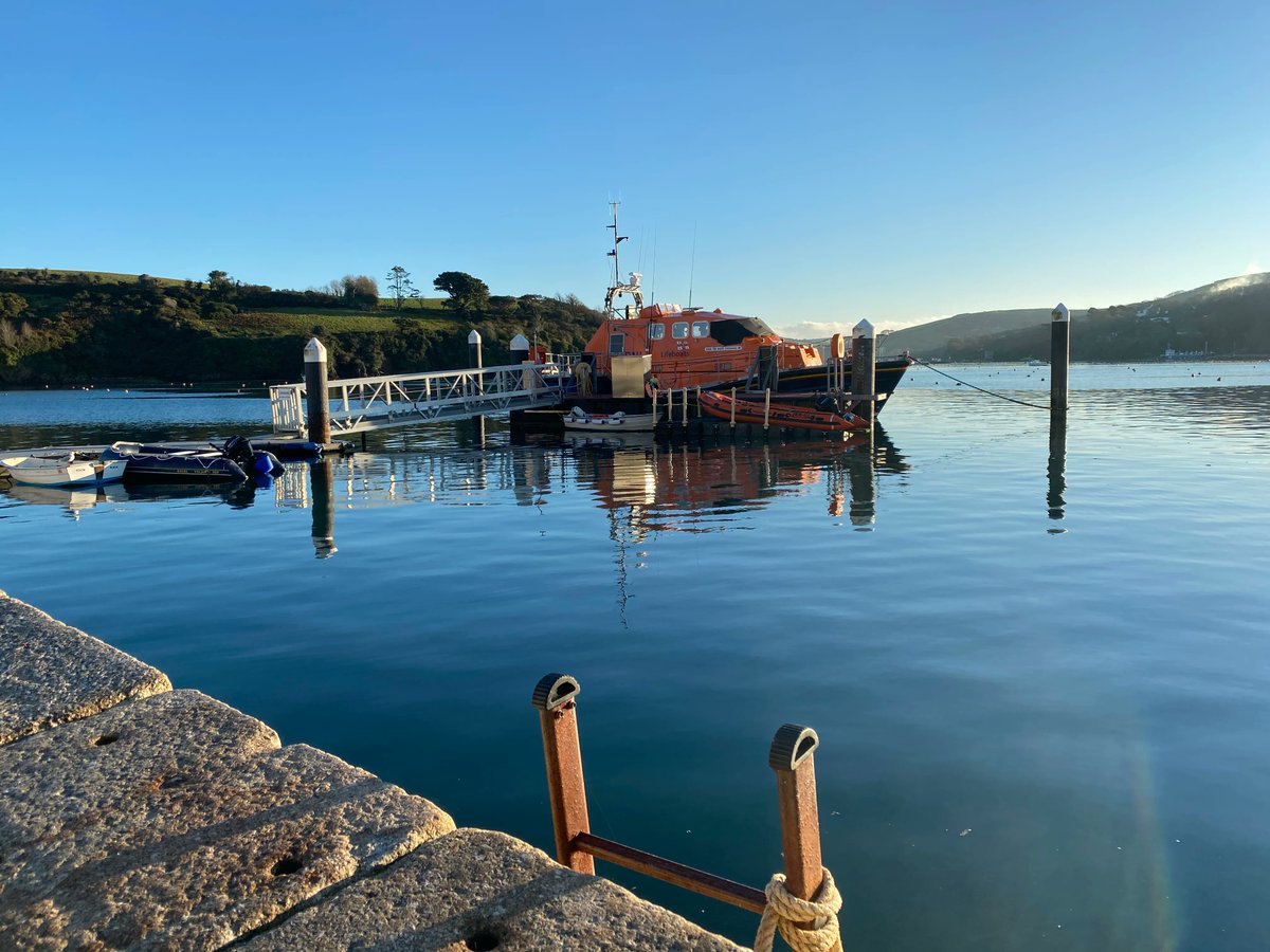 CandCC's tweet image. Salcombe Estuary looking beautiful in the winter sun ☀️
#salcombe #wintersun #devonisheaven #visitsouthdevon