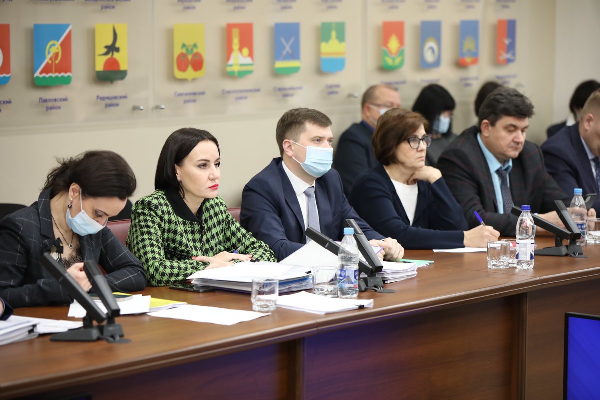 Бюджет Ульяновской области в 2021 году увеличится на 2,4 млрд рублей. Изменения в финансовый документ поддержали на заседании бюджетного комитета ЗСО. 
Добавленные средства направят на выплату зарплаты бюджетникам, на соцподдержку граждан, а также на тестирование на ковид.