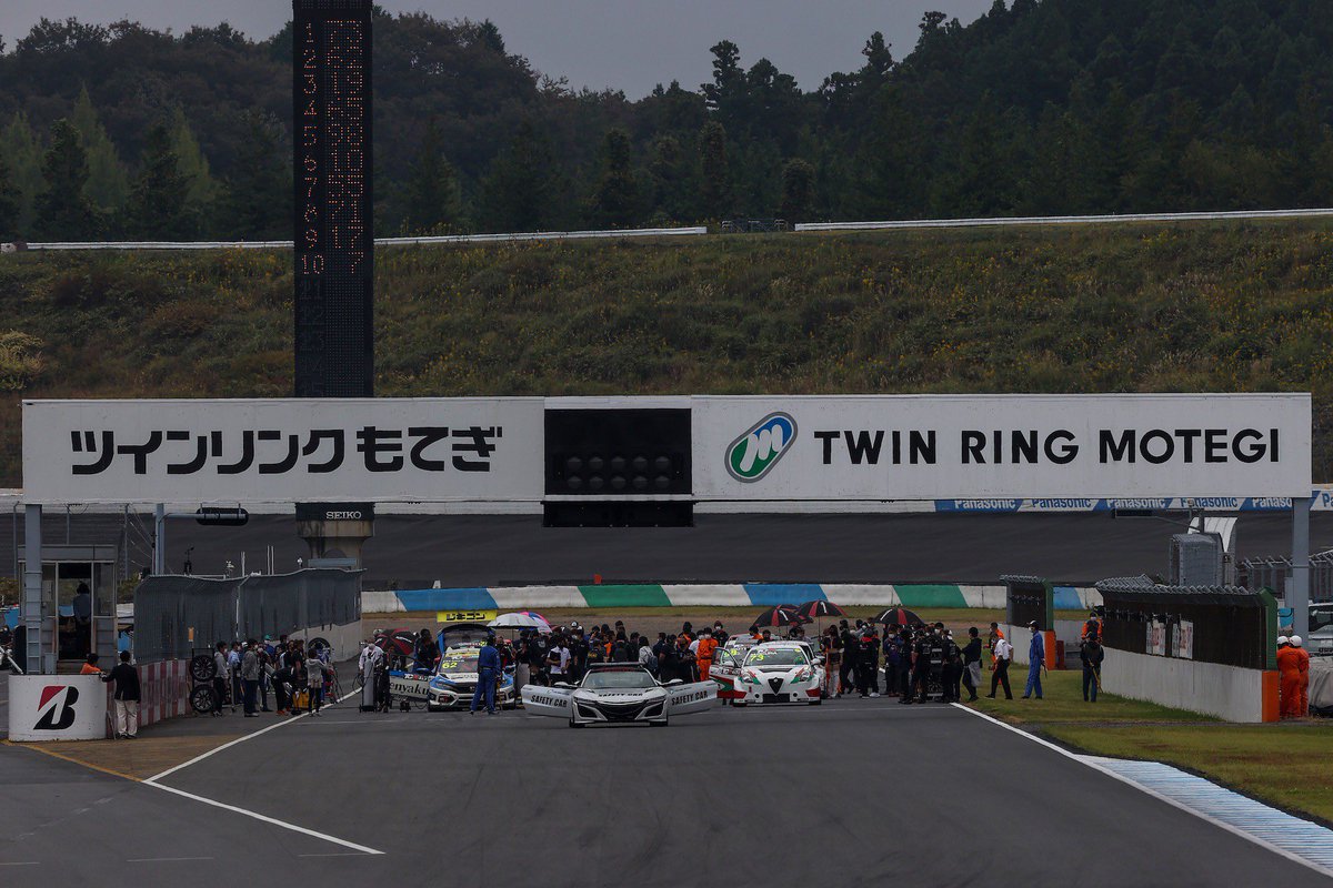 inotsume3's tweet photo. カートップ1月号絶賛発売中\( ˆoˆ )/✨
サーキットの猪は、TCRジャパン編です。
全国の書店・コンビニからぜひご覧ください🙋🏻♀️
📷 TCRJ
#DOME
#童夢
#Honda
#CIVIC
#TCR
#TCRJapan
#鈴鹿サーキット
#Circuit
#HondaRacing
#DrDRY
#AIRE
#Yupiteru
#KAMSIMULATORSTUDIO https://t.co/PmATQ1psiX