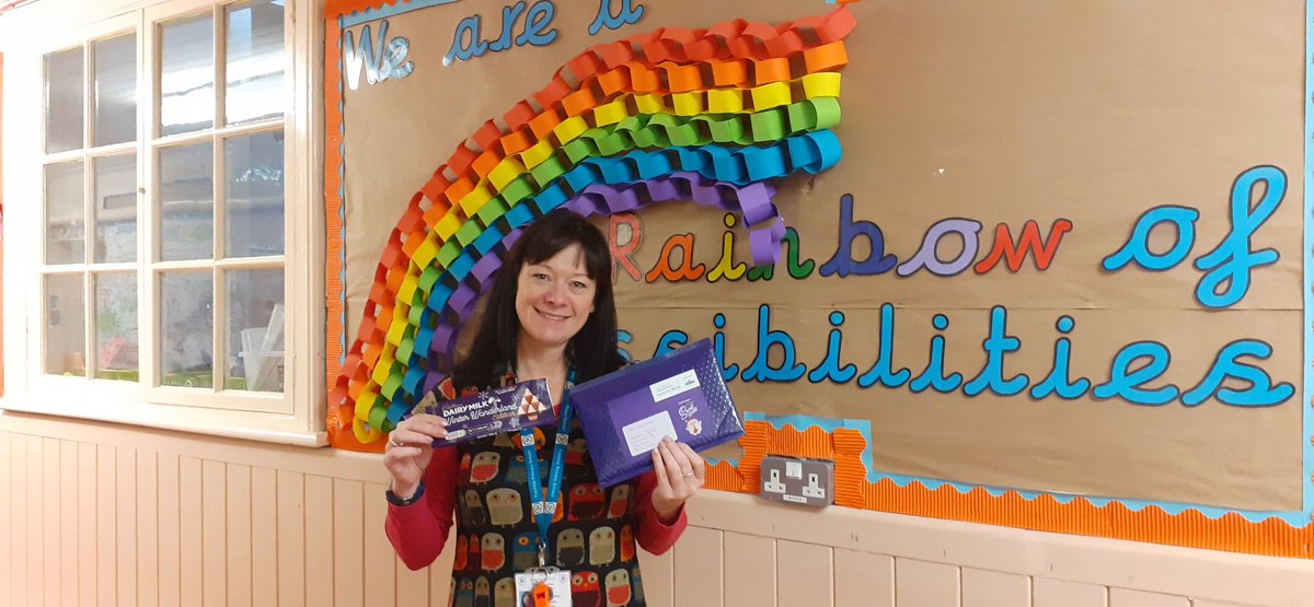 MissKWilliams3's tweet photo. Wow! 😀I was delighted to recieve such a lovely thoughtful chocolate surprise today from a Secret Santa! It's so lovely to be appreciated! I did manage to find out who 😀😍 It has completely made my day! #loveteaching 🥰🍫😍❤ @fcwpa @SharonPascoe123 https://t.co/8rAWpVqRHR