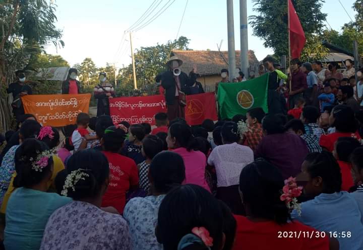 grace_thiri's tweet photo. Myaing Basic Education General Strike Committee and residents joining anti-coup march strike and sit-in strike this evening.
FREEDOM FROM FEAR
#WhatsHappeningInMyanmar
#Nov30Coup https://t.co/DNm2rMUujN