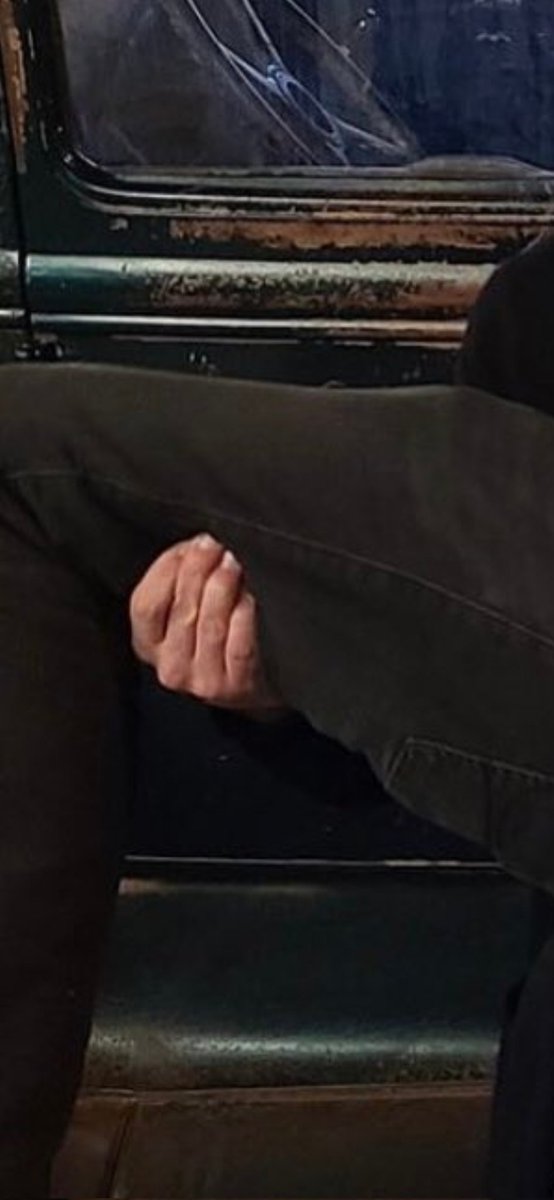 savitarrius's tweet photo. that hand has been there more than once im 100% sure https://t.co/jKEdOc1OBl