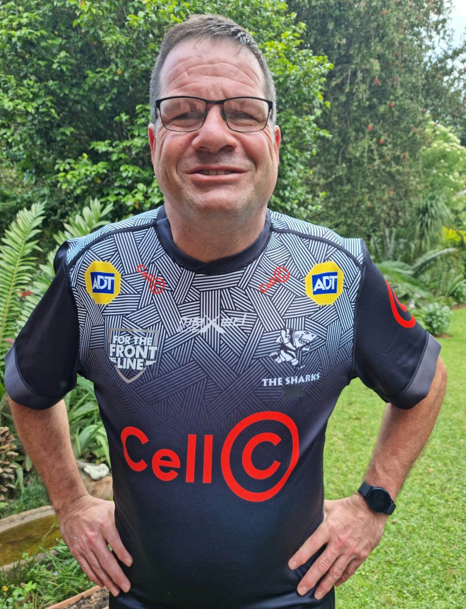 RiaanN2603's tweet photo. My #blackfriday @SharksRugby 🦈 #frontlinefighters players jersey has arrived
Could not resist
A big gratitude to all the
"THE FRONT LINE" workers that are so passionate in our country of South Africa 🇿🇦 during #covid_19 🦠
#thankyou
#OurSharksForever
👨⚕️👩⚕️🥼🩺👮♂️👮♀️👨🚒👩🚒👷♂️👷♀️ https://t.co/x7hqsKiUB4