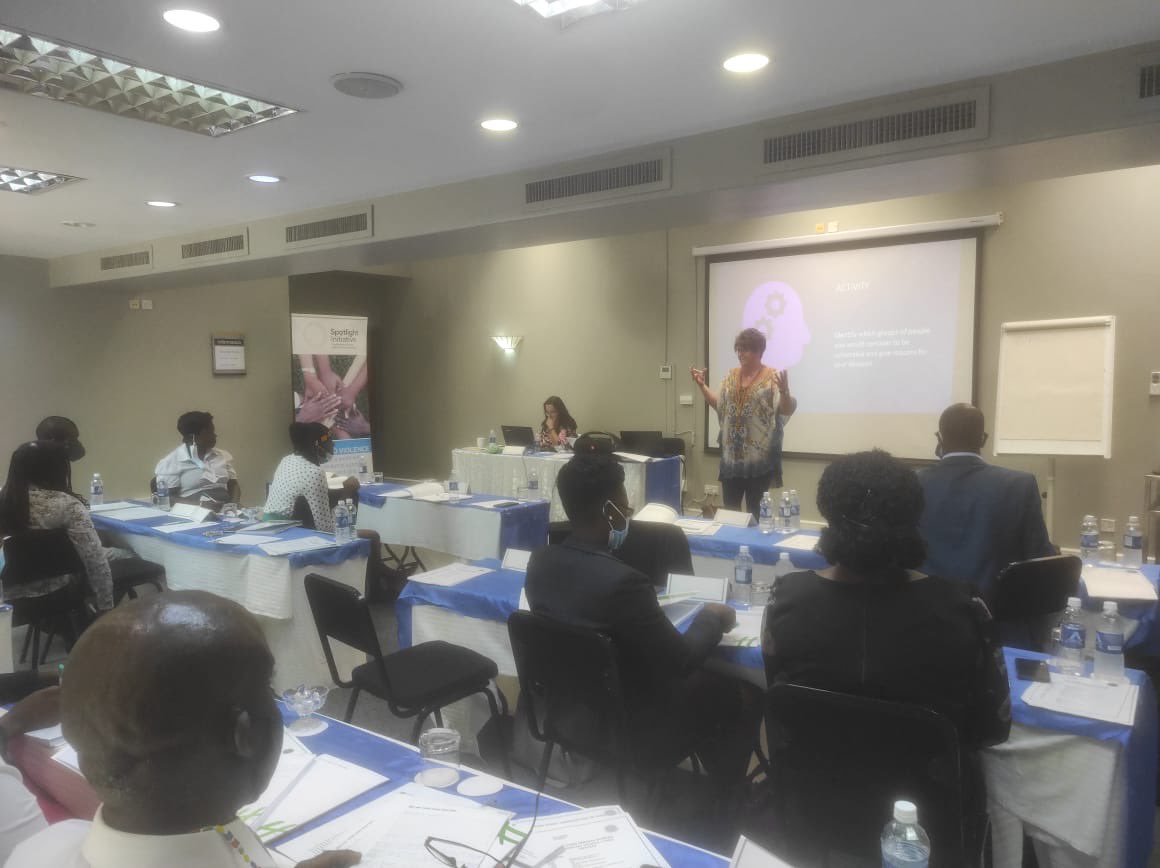 UNICEFZIMBABWE's tweet image. How do we equip our justice system to be more sensitive to children? Under @GlobalSpotlight w/ support from @euinzim, @child_witness is conducting trainings of court intermediaries with a focus on protection of vulnerable witnesses during legal proceedings