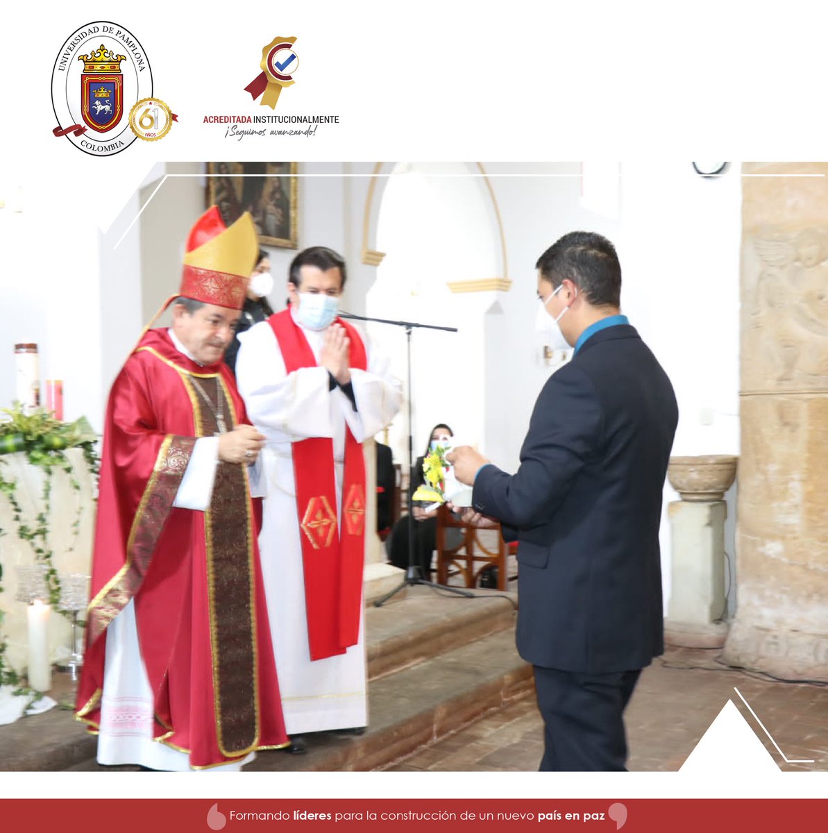 Unipamplona's tweet photo. "Agradecemos a Dios por la salud de nuestra familia Unipamplona y por permitirnos hoy reunirnos después de un largo tiempo por motivos de la pandemia". Ph.D. Ivaldo Torres Chávez, rector de la #Unipamplona

#UnipamplonaAcreditada
#Unipamplona61Años
#FormandoLíderesParaLaPaz https://t.co/hTJxK0G9um