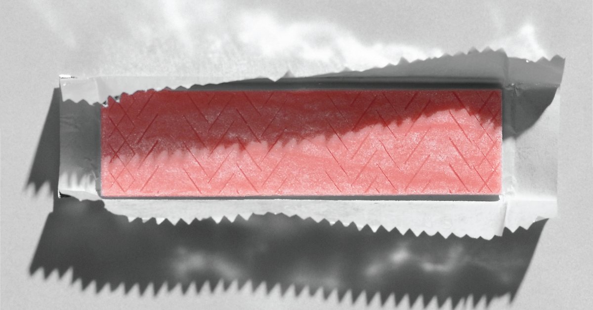 WebMD's tweet photo. A new experimental chewing gum could reduce the amount of coronavirus particles in saliva and help slow transmission, according to a recent study published in the journal Molecular Therapy. https://t.co/DtIg9xLBny https://t.co/dA8MAy00WU
