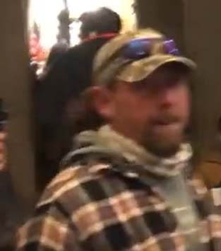 FBI's tweet photo. Do you recognize this man who allegedly participated in the violence at the U.S. Capitol on January 6? Help the #FBI identify him by calling 1-800-225-5324 or visiting https://t.co/iL7sD5efWD to submit a tip. Remember to mention photo 487 in your tip. https://t.co/NQPtE4vGyt