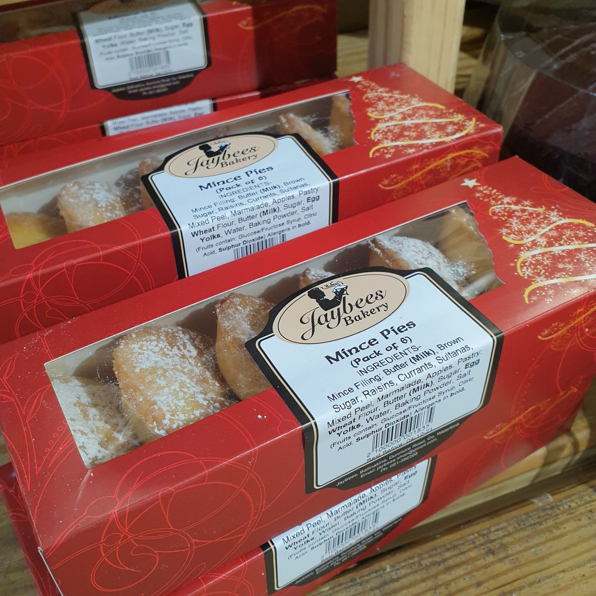ArdkeenQFS's tweet photo. What do I spy with my little eye...was there ever a finer mince pie? #ChristmasAtArdkeen #Jaybees #allbutter #Waterford https://t.co/gBrOHIzTvX