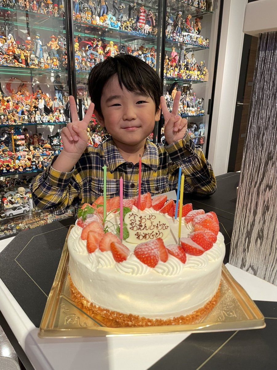 nsy_24930's tweet photo. 尚弥👦🏻👑
5歳の誕生日 おめでとう🎂🎈

これからいろんな人と出会って
いろんな経験をして
もっともっとカッコいい
お兄ちゃんになってね☺️🤚🏻
いつでも応援してるよ〜😉🎌 https://t.co/IuzAioGugV