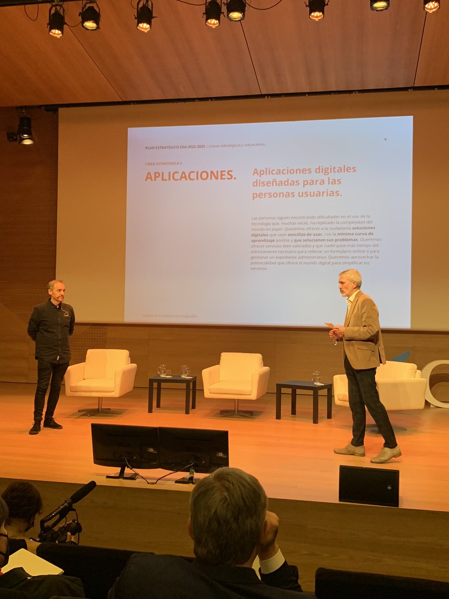 andres8f's tweet photo. Turno para @JoseMSubero y Jesús Diez, que van a presentar las líneas estratégicas del #planSDA 2022-25:
✅ 1. Diseño de servicios
✅ 2. Aplicaciones digitales
✅ 3. Atención a la ciudadanía
✅ 4. Tecnología
✅ 5. Identidad y firma
✅ 6. Datos
✅ 7. Impulso
✅ 8. Gobierno https://t.co/b5qmNRsnEu