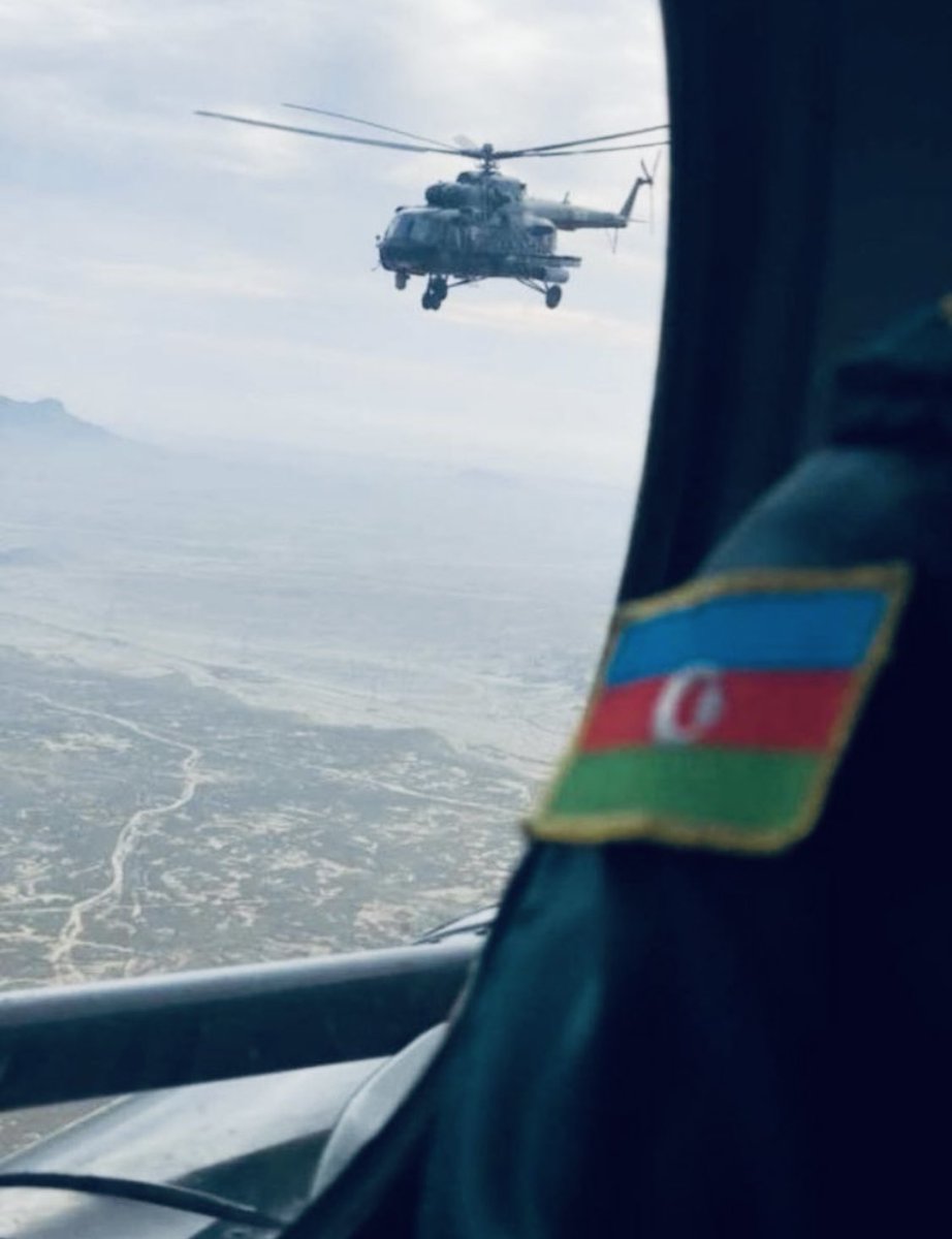 s_asadova's tweet photo. "Qaraheybət" aviasiya poliqonunda hərbi helikopterin qəzaya uğraması nəticəsində həlak olanlara Allah rəhmət eləsin! 🇦🇿 https://t.co/sFSZhIQlbo