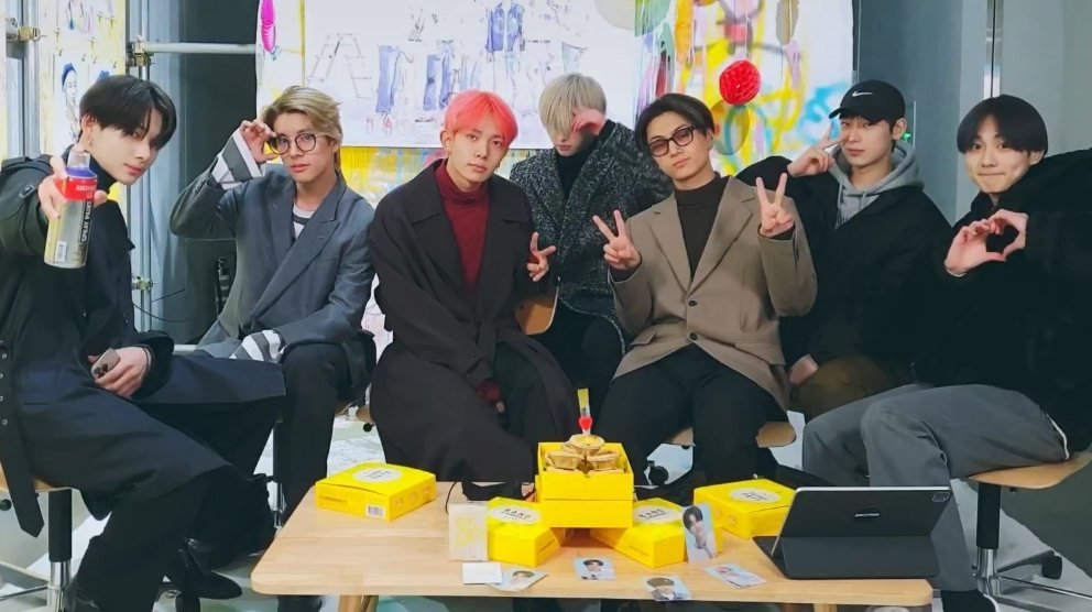 thalvsly's tweet photo. 1 year with these seven stars!💗 https://t.co/6JRxXbehMR