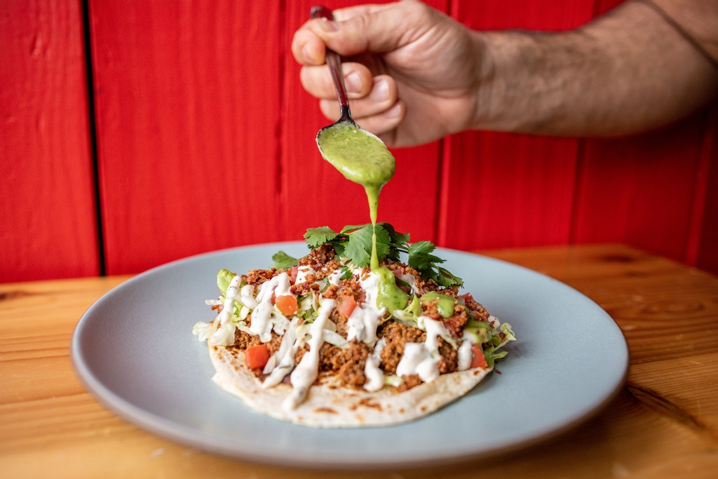 TacoBamba's tweet photo. When you get that perfect salsa verde drizzle. 

El Gringo with spiced ground beef, lettuce, ranch dressing, bacon, pico de gallo, and cheddar quesadilla is available at all locations.

#prepareyourmouth #tacotuesdays #beeftaco #tacolover #elgringo #ranchdressing https://t.co/ZXQkEB2GRW