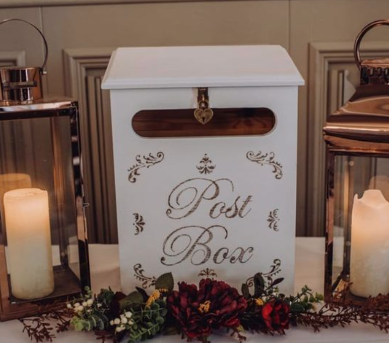 uplanit_online's tweet photo. The cutest way to keep your wedding envelopes in one place while enjoying the rest of your night!
Credit - Rathbollen
#weddingday #weddingbox #envolopes #weddingideas https://t.co/iFi3Mg2ErO