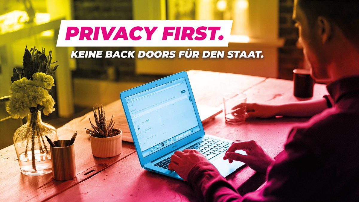 jungeliberale's tweet photo. Jeder Mensch hat ein Recht auf #Privatsphäre. Wenn der Staat Sicherheitslücken für eigenen Zugriff auf private Nutzerdaten durchsetzen will, gefährdet das die Sicherheit Deiner Daten generell. Denn wo der Staat solche back doors nutzt, können das auch andere. https://t.co/ArPBG0YO5P