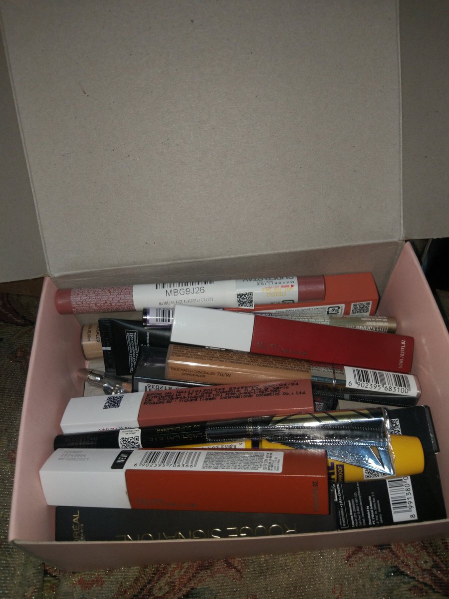 setancentiil's tweet photo. Haruskah hamba buka lapak disini? 😁
Yuk yg mau makeup skincare ada Maybelline, L'oreal, Garnier, MakeOver, dll😁 Ori, masih segel, exp 2023/2024, murah meriah pokonya 😁👍

*Maaf males ngejejerin😭 https://t.co/1LYfEOjQUN