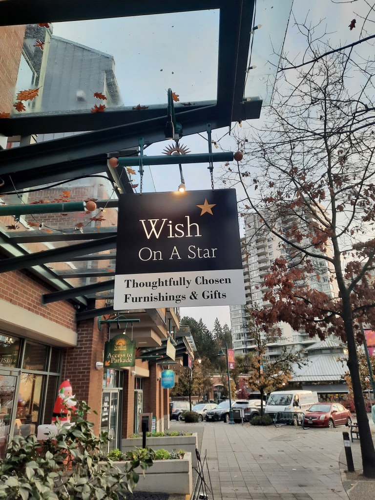FASTSIGNS_669's tweet photo. Reasons to pay attention to #exterior #retail #signage
 
Captivate attention
Spark interest
Claim the location
Advertise, advertise, advertise
 
#fastsignscoquitlam recently installed signage to make finding the way to Wish On A Star in @CityofPoMo @ShopNPV a little easier. https://t.co/fL6zRhDDM2