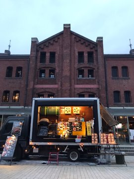 cda_catering's tweet photo. 新エリアのご紹介！

見た目もお洒落なBBQ専門店「Enkei Food&amp;Wheelz」さん！

BBQのプロがアメリカ製グリルを使用し、ジューシーなパーフェクトミディアムで焼き上げる本格的BBQステーキは最高！

キッチンカーならではの目の前で繰り広げられるライヴ感をお楽しみに！

#マリノススタグル https://t.co/mYmhA2HQ60