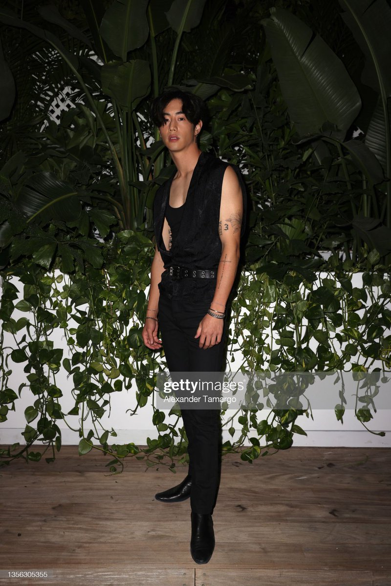 DNAmngmnt's tweet photo. Saint Laurent Rive Droite Art Basel Miami Beach 2021

#YSLRiveDroite_MarkTuan
#SaintLaurentRiveDroite 
#YSL https://t.co/0DZjMmEYGj