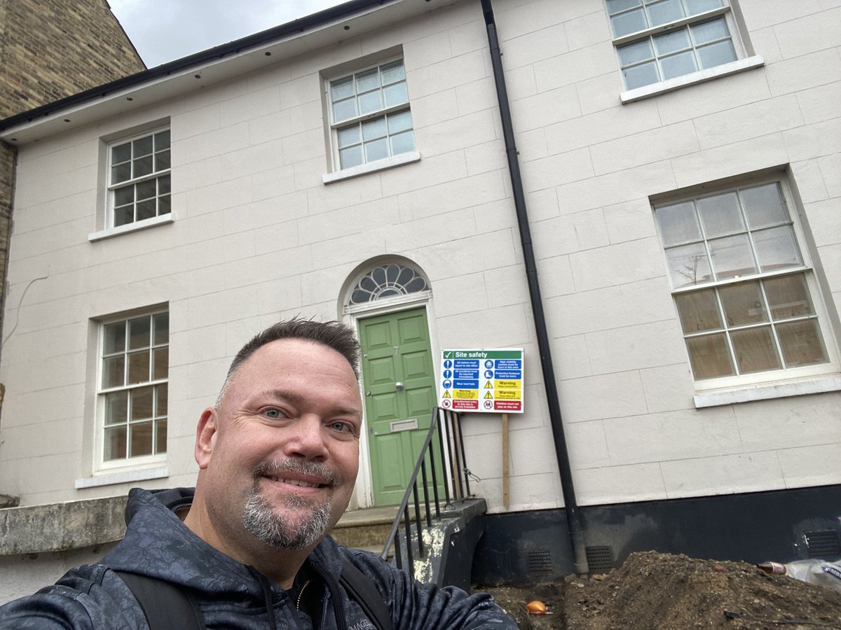 SaxyKeN17's tweet photo. Bobby Buckles home and the first ever offices of the club.  Lovely few hours with @Pete2Boogie &amp; @robawhite visiting Clendish Marshes and the surrounding areas. @SpursOfficial #HistoryInPerson https://t.co/YV11gKpCcW