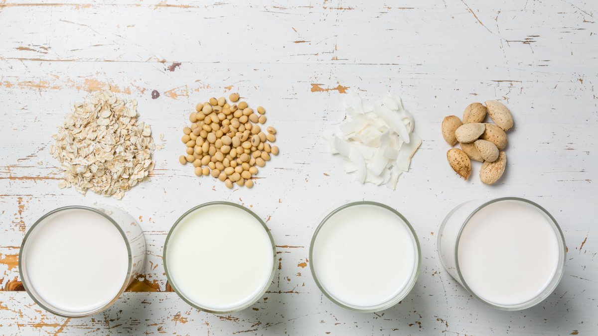 cleverona's tweet photo. Lactose intolerant but still in need of a drink to energize your day? Drink your coffee every morning and skip the dairy milk. Here are some non-dairy milk options you can add to your caffeine drink https://t.co/unotojkzlg

#coffee #milk #caffeine #tuesdayvibe #TuesdayCoffee https://t.co/bnUMbYDX4W