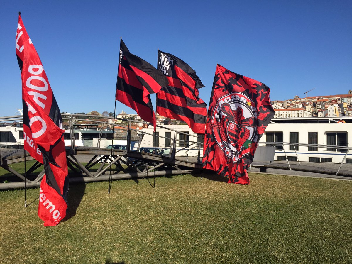 embaflaporto's tweet photo. Uma sequência do q se tornou a embaixada... https://t.co/76VIv0weW7