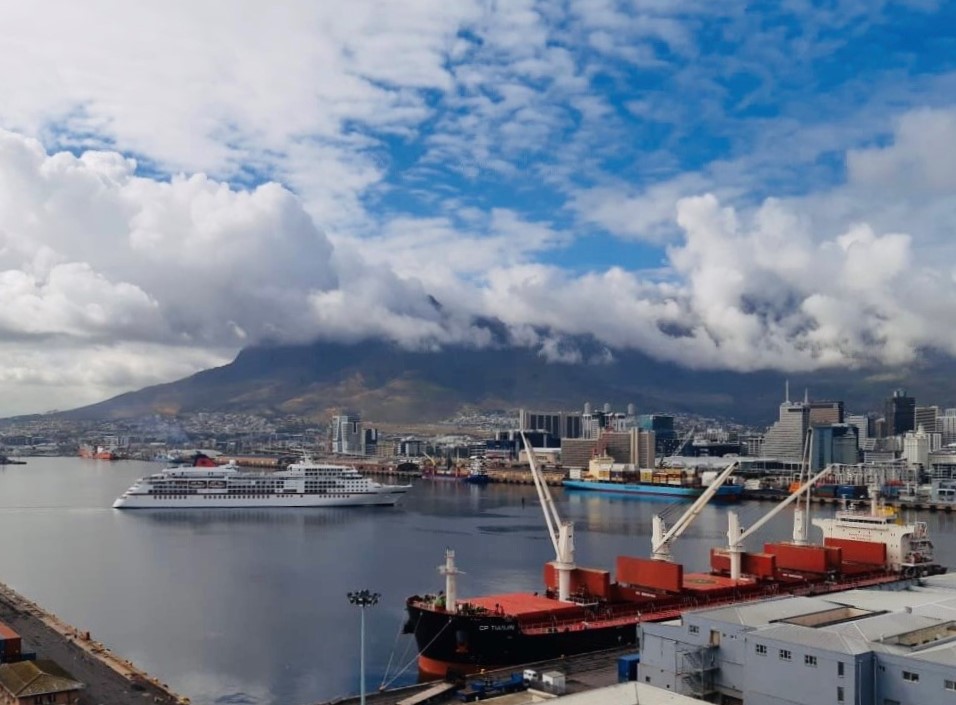 TransnetNPA's tweet photo. Cruise Season 2021/22 is officially open! The Port of Cape Town welcomed the MS Europa earlier today, the first cruise vessel to visit South African shores since March 2020.
#PortofCapeTown #CruiseSeason202122 #SenzaKwenzeke #TransnetNPA https://t.co/7pzzlHuqxI