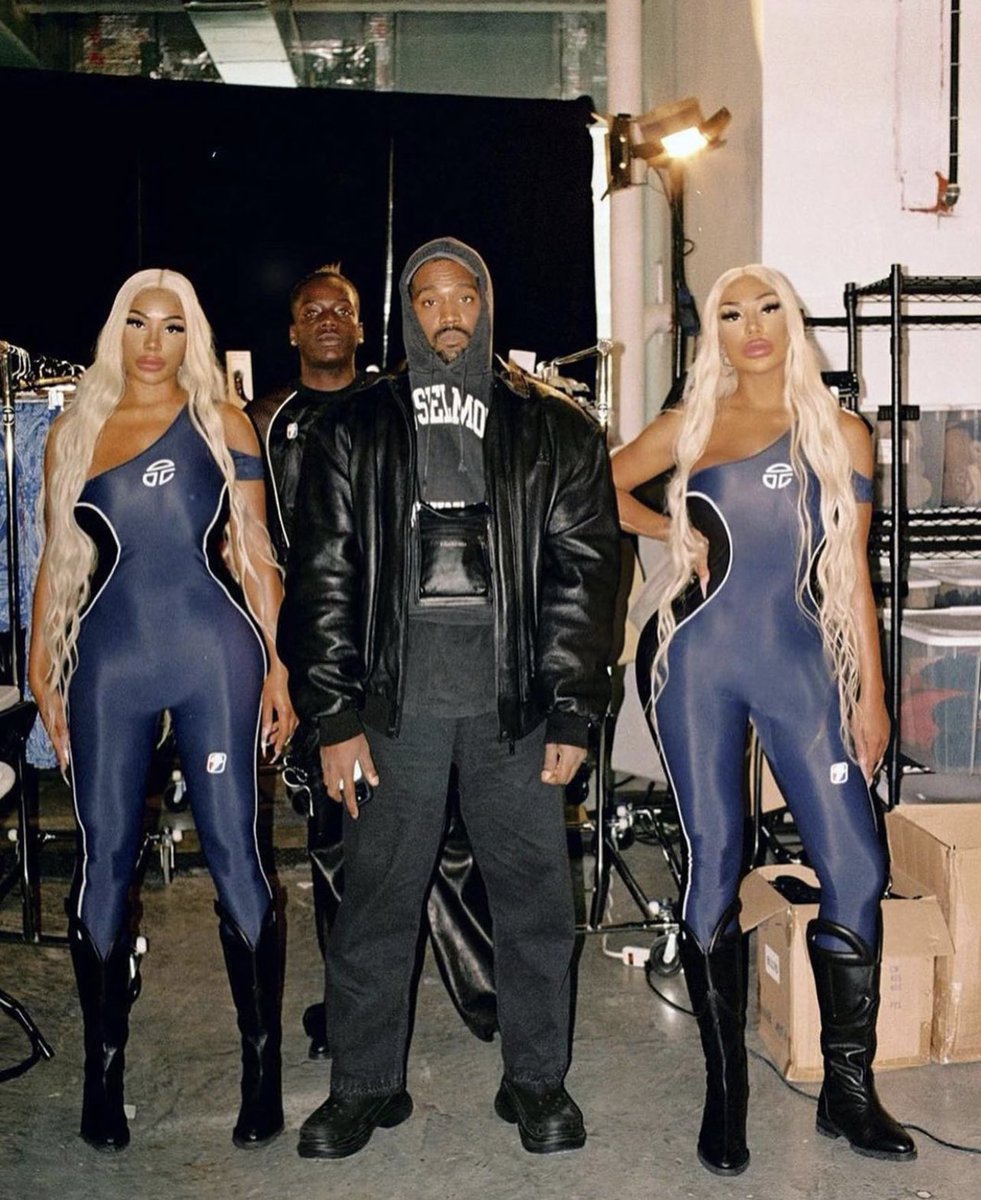 StreetFashion01's tweet photo. Kanye and the Clermont Twins (2021) https://t.co/YbNPZkrH5I