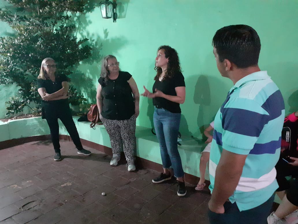 mlauramondino's tweet photo. Linda reunión con la militancia del @partidopares , con quienes charlamos sobre el desempeño de los partidos que conforman el #FrenteProgresista y sobre los desafíos del #ConcejoSantaFe para este 2022.

#SantaFeCapital #PartidoPares #FPCyS #política #sociedad https://t.co/7MTR2Fg9dx