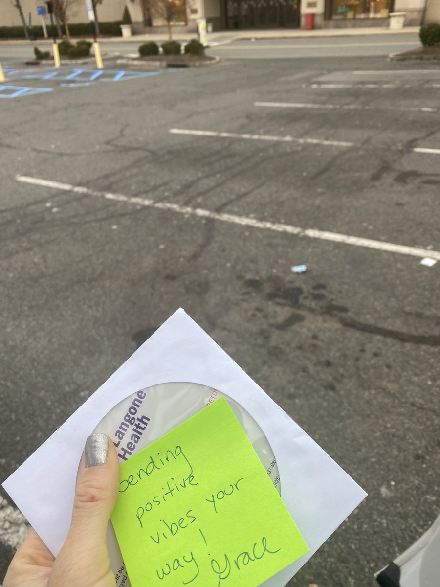 GraceCordovano's tweet photo. 8:16 am: Sitting in an empty mall parking lot waiting to give a family member a CD w/#radiology images that a patient with advanced #cancer needs for their appt today to get the care they need.
I had to pick this CD up in NYC yesterday.
This. Is. Unacceptable. #UnblockHealth https://t.co/RTDq32HZyX