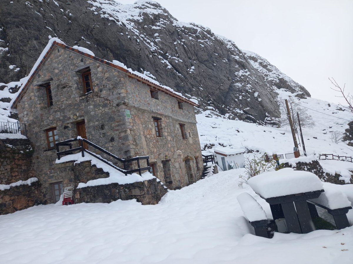 Fin de semana con nieve en N #laPinietsa #ValleDeLago #somiedo