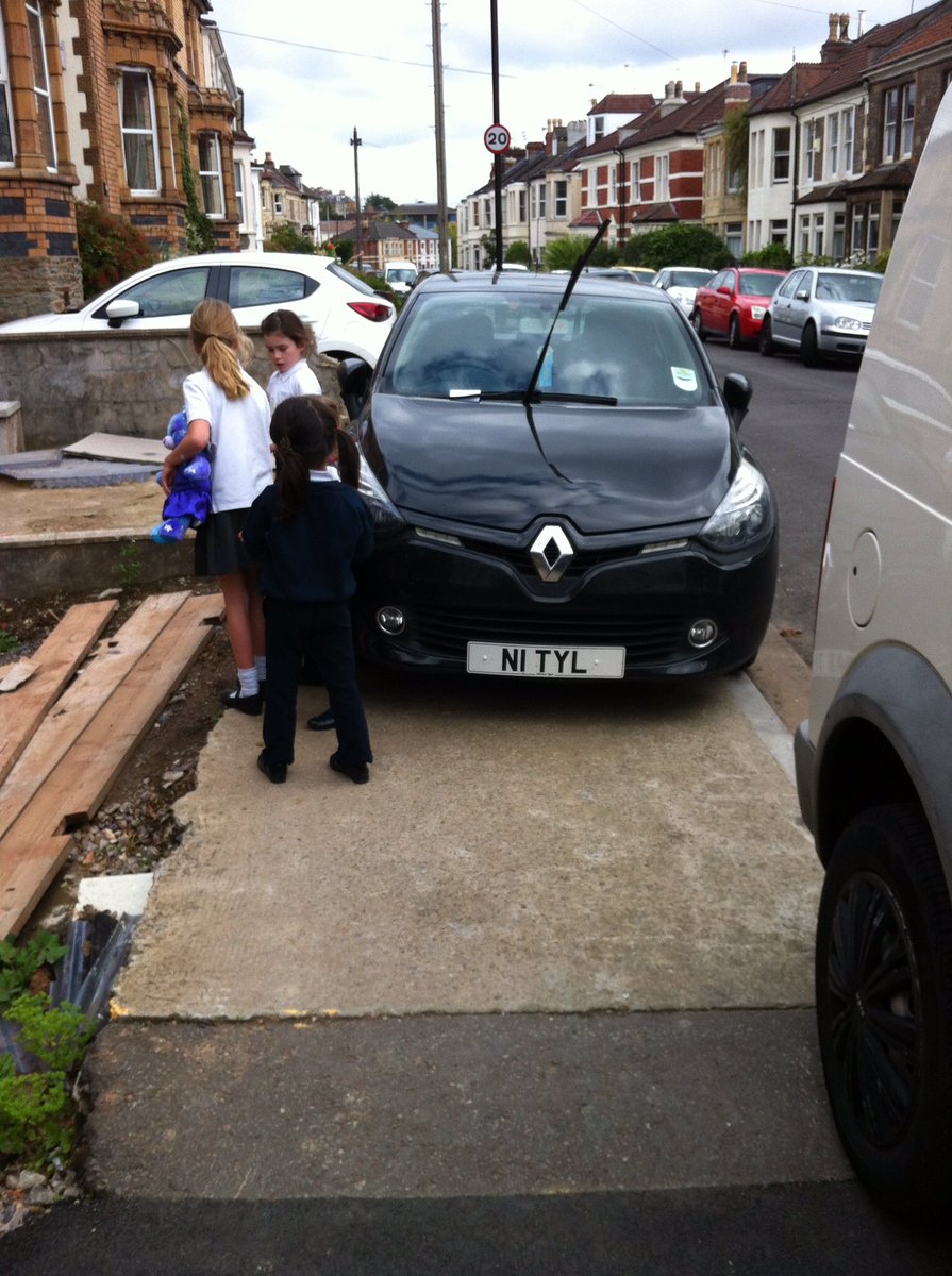 deborahrdoyle's tweet photo. @SimsonPete @bbcrb The reality of parking on pavements, forces vulnerable pedestrians onto the road. Despite campaigning for 5years @BristolCouncil @MarvinJRees don’t see it as an important issue. Is this an acceptable way for a child to walk to school? Who has priority, the child or the driver? https://t.co/fjrmYKMQF5