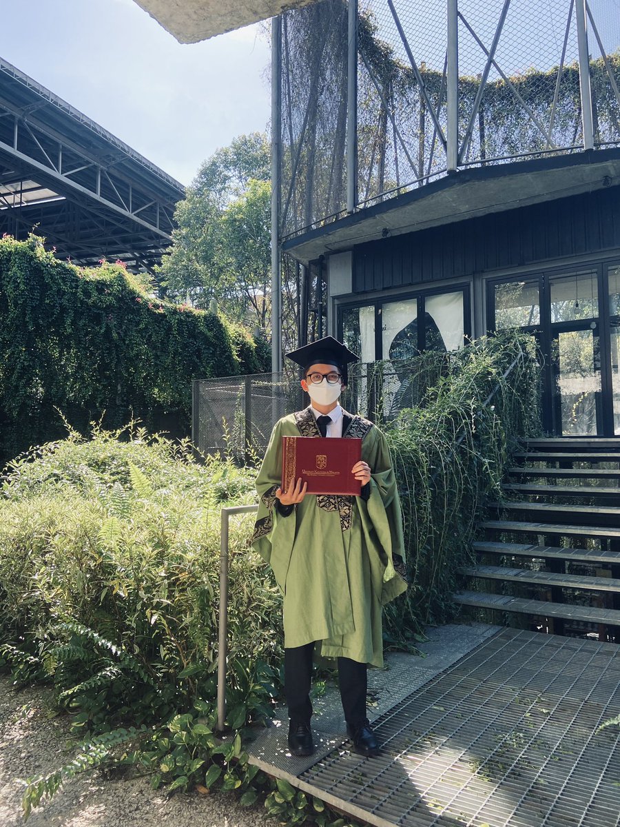 fanboyeol_'s tweet photo. Dedicated my K-Pop thesis for EXO and got myself a first class master’s degree 😚 this one’s for you @weareoneEXO and EXO-L  💖 https://t.co/5RuzYihn1x