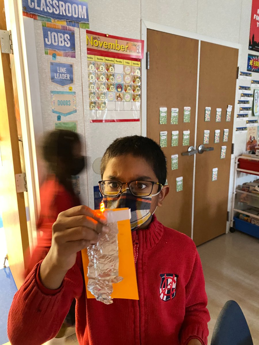 CedarHillPrep's tweet photo. Third graders were introduced to electricity as a form of energy. In this activity, the students built a flashlight, investigated how electrical energy requires a circuit, and made their own mini flashlights from LEDs, button batteries, and strips of aluminum foil.
#science https://t.co/TJO7hnxEfk
