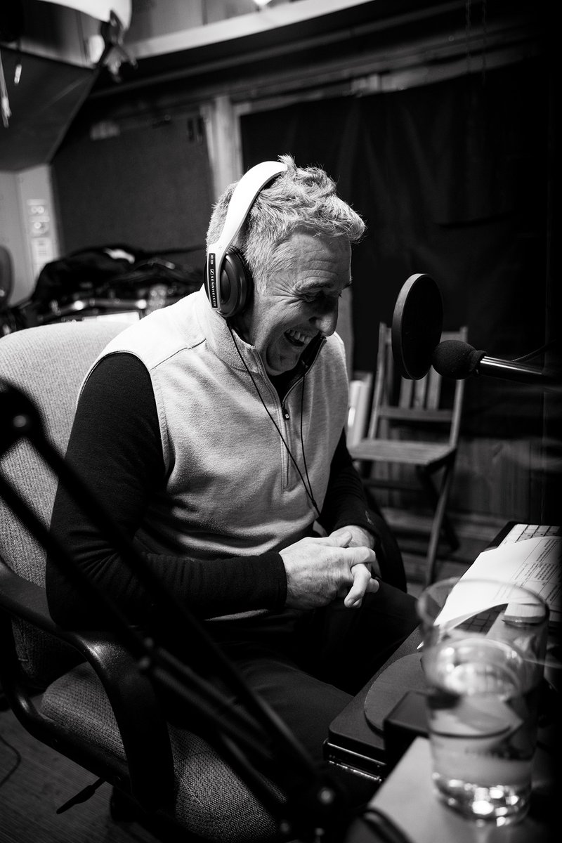 This morning, we had the great pleasure of recording a voiceover with @jiffyrugby for one our latest TV commercials for @llanellimotorcompany 🎬

#adsmart #adsmartforsky #jonathondavies #jiffy #llanelli #llanellibusiness #llanellimotorcompany #welshbusiness #welshvoiceover #wales