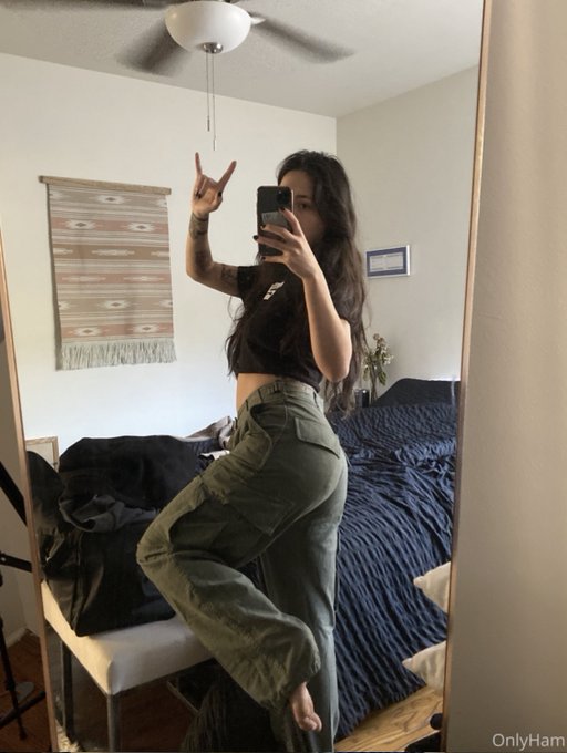 My favorite pair of pants right now , thanks Rose Bowl 🤌 https://t.co/AXcDBuj5N8