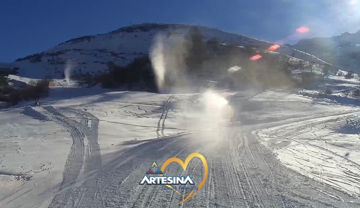 Si continua a sparare e a lavorare la #neve per aprire altre #piste nel prossimo #weekend 
Seguite i prossimi aggiornamenti
#mondoleski #inverno #sciare #piemonte