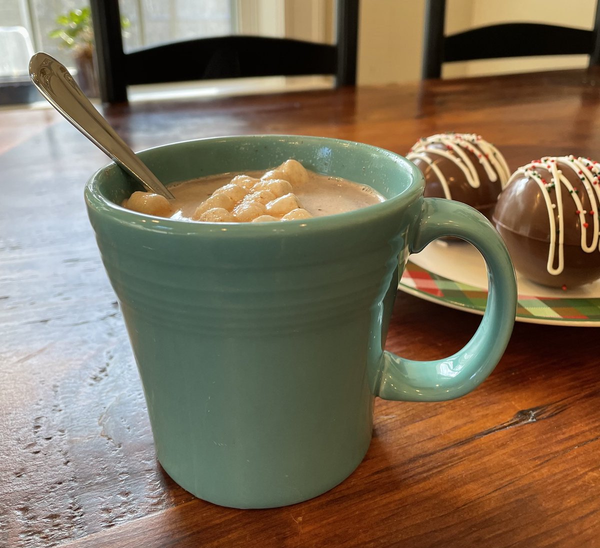 stephwmo's tweet photo. Yesterday I made some #cocoabombs and they came out great! I will definitely be adding these to the #treats I give out this #holiday season. If you want to learn how to make them you can see how in my #blog
.
#cocoa #hotcocoa #hotchocolate #holidaytreats #stephaniessliceoflife https://t.co/9mJ5MU4EpH