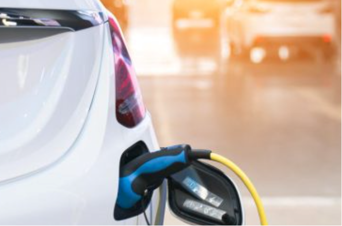 solves's tweet photo. Kjenner du en reiselivsaktør i Vestland som trenger ladestasjoner? Nå kan de få 10.000 i støtte for hver ladestasjon de setter opp. Løpende tildeling til potten er tom. #elbil https://t.co/6R7DArFw0u https://t.co/nNaxWAMHzW