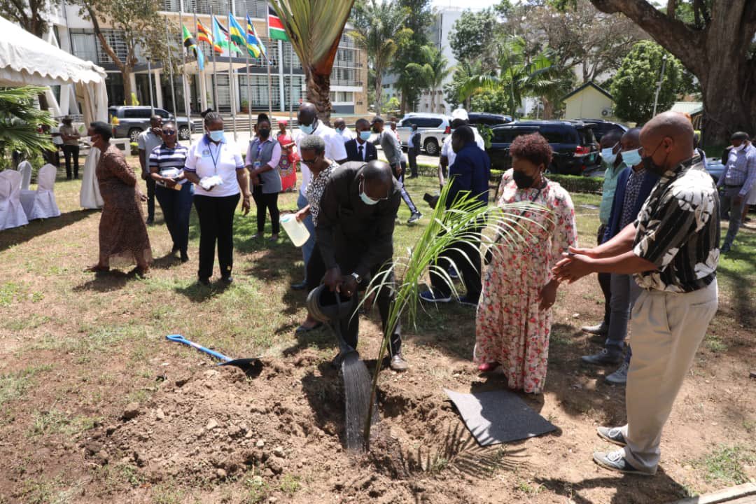 pmathuki's tweet photo. .@jumuiya we celebrated the #EACDAY set every 30th Nov today  by planting trees in response to #ClimateCrisis and efforts towards greening our community.EAC remains the most integrated #REC in #Africa.@citizentvkenya @ntvuganda @NTVnewsroom @KBCChannel1 @rbarwanda @TBConlineTZ https://t.co/nmYwVWyFm8