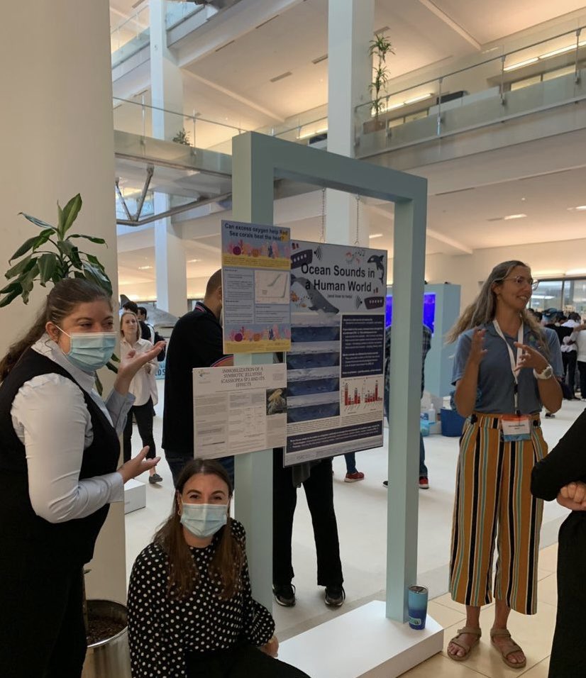 Silvia Arossa (@silviaarossa) on Twitter photo Presenting our #KAUSTResearch at the <a href="/RSRC_KAUST/">Red Sea Research Center, KAUST</a> Open Doors <a href="/mich_in_blue/">Michelle Havlik</a>
#WomenInScience #phdlife #MarineBiology Presenting our #KAUSTResearch at the <a href="/RSRC_KAUST/">Red Sea Research Center, KAUST</a> Open Doors <a href="/mich_in_blue/">Michelle Havlik</a>
#WomenInScience #phdlife #MarineBiology