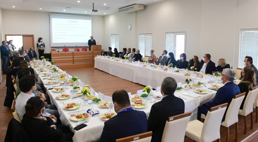 HAYET026's tweet photo. Anadolu Üniversitesi EMYO’da Sektör Temsilcileriyle İş Birliği Toplantısı gerçekleştirildi
https://t.co/brXWO7aQfA
#AnadoluÜniversitesi   #Eskişehir #EskişehirMeslekYüksekokulu https://t.co/GkYv1Iv9e4
